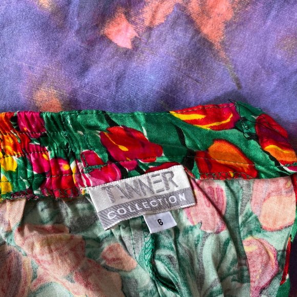 Vintage Floral Shorts - Picture 2 of 2